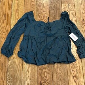 Green long sleeve top